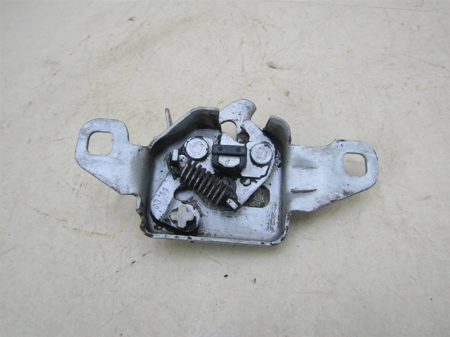 Замок капота Renault Logan 2005-2014  [6001547332]  1.6 K7M710 в Вологде