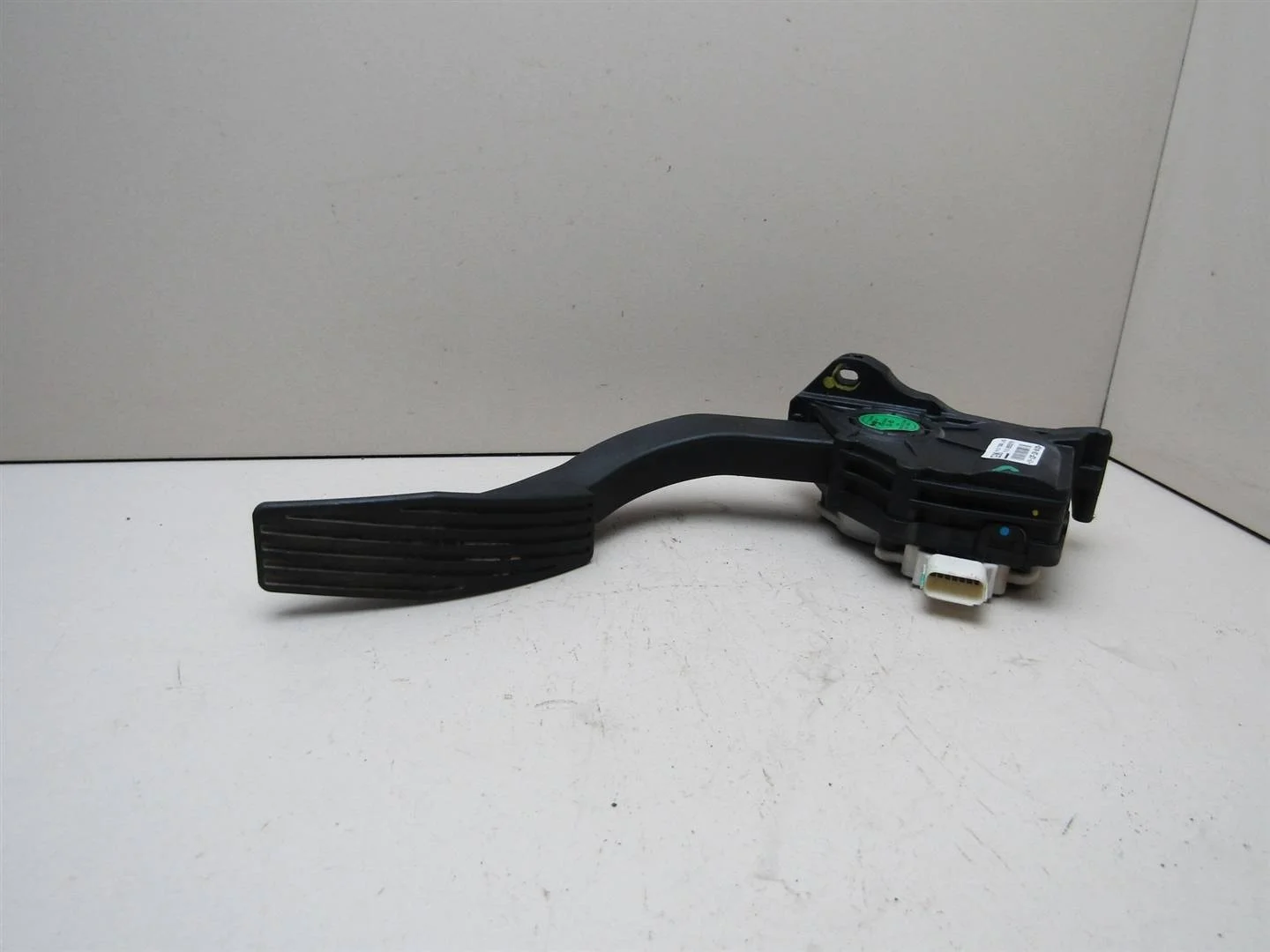 Педаль газа Chevrolet Aveo (T300) 2011-нв  [96858781]  1.6 F16D4 в Вологде
