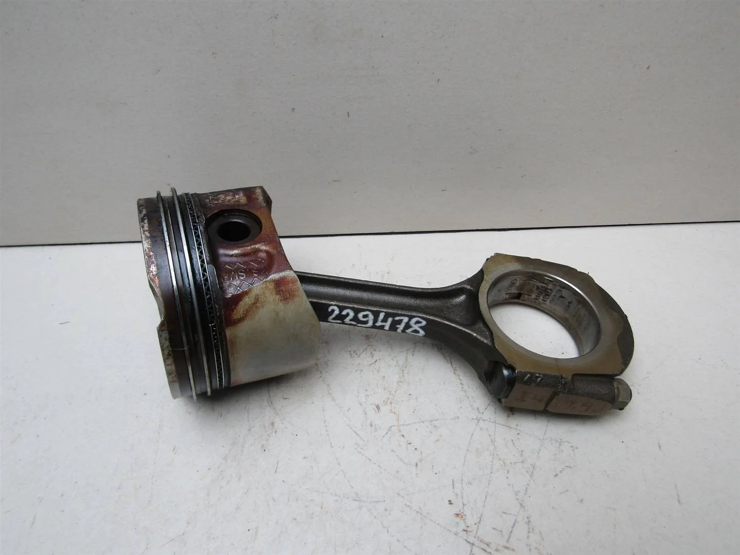 Шатун Renault Megane II 2002-2009  [121009455R]  1.4 16V K4J в Вологде