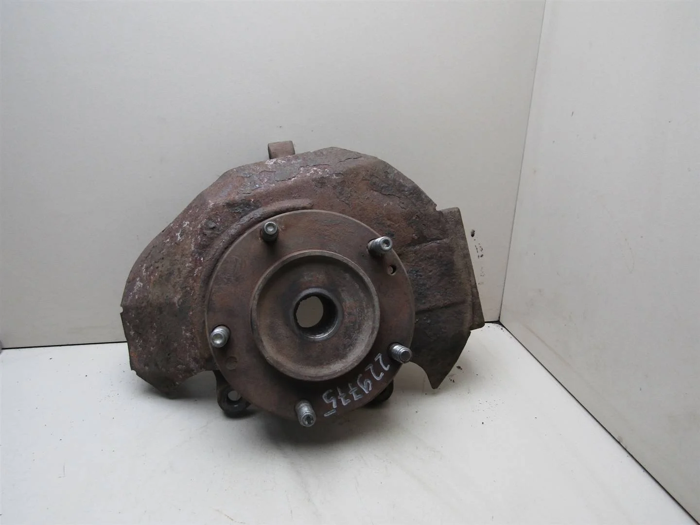 Кулак поворотный передний левый Kia Sorento 2002-2009  [517153E250]  2.5 CRDI D4CB в Вологде