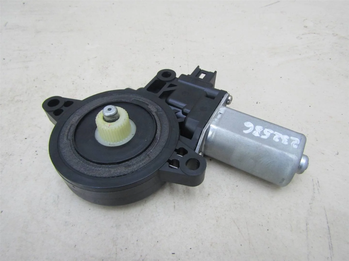 Моторчик стеклоподъемника Mazda Mazda 6 (GH) 2007-2012  [D6515958XB]  2.0L LF17 в Вологде