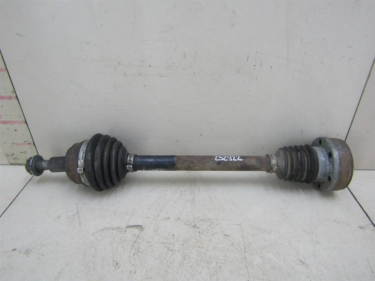 Полуось передняя левая Skoda Octavia 1997-2000  [1J0407271Q]  в Вологде