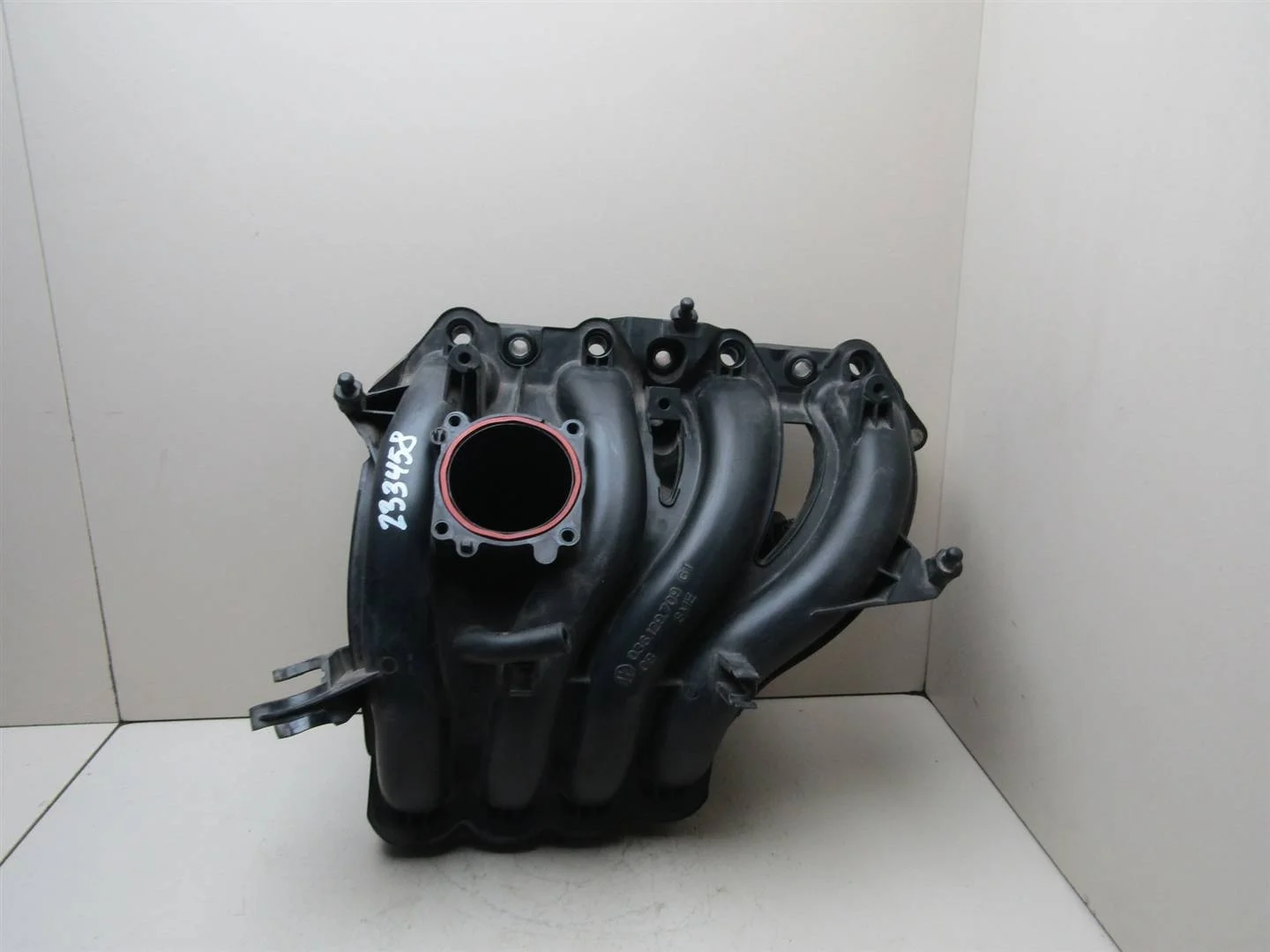 Коллектор впускной Skoda Octavia (A5 1Z-) 2004-2013  [036129709GT]  1.4  BUD CGGA BXW в Вологде