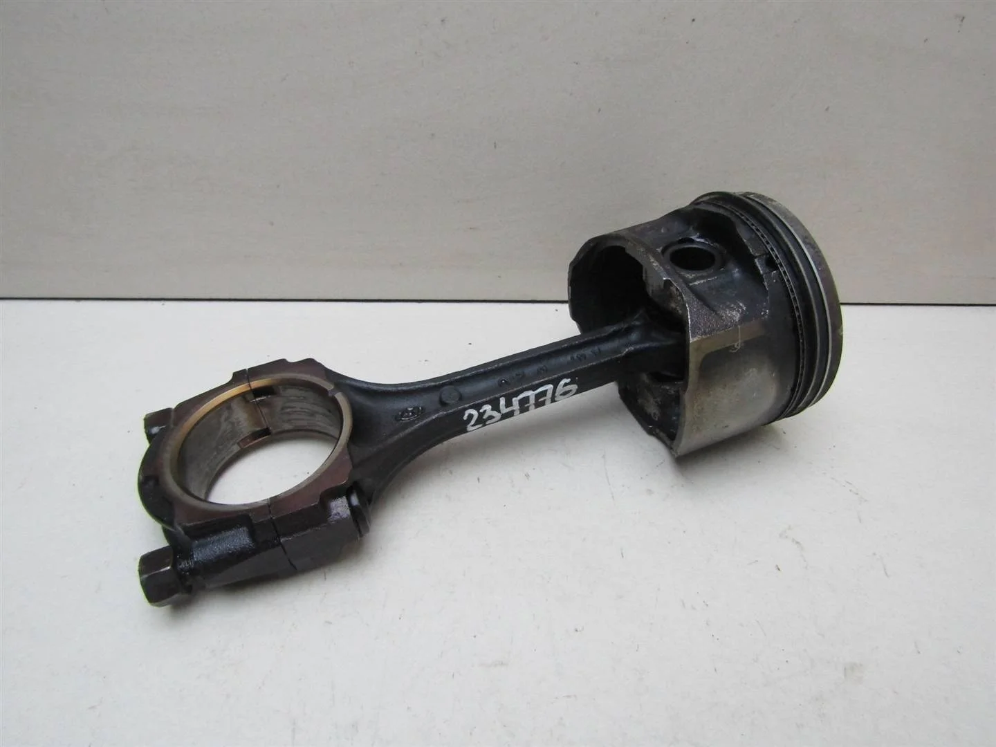 Шатун Hyundai Tucson 2004-2010  [2351023700]  2.0 16V G4GC в Вологде