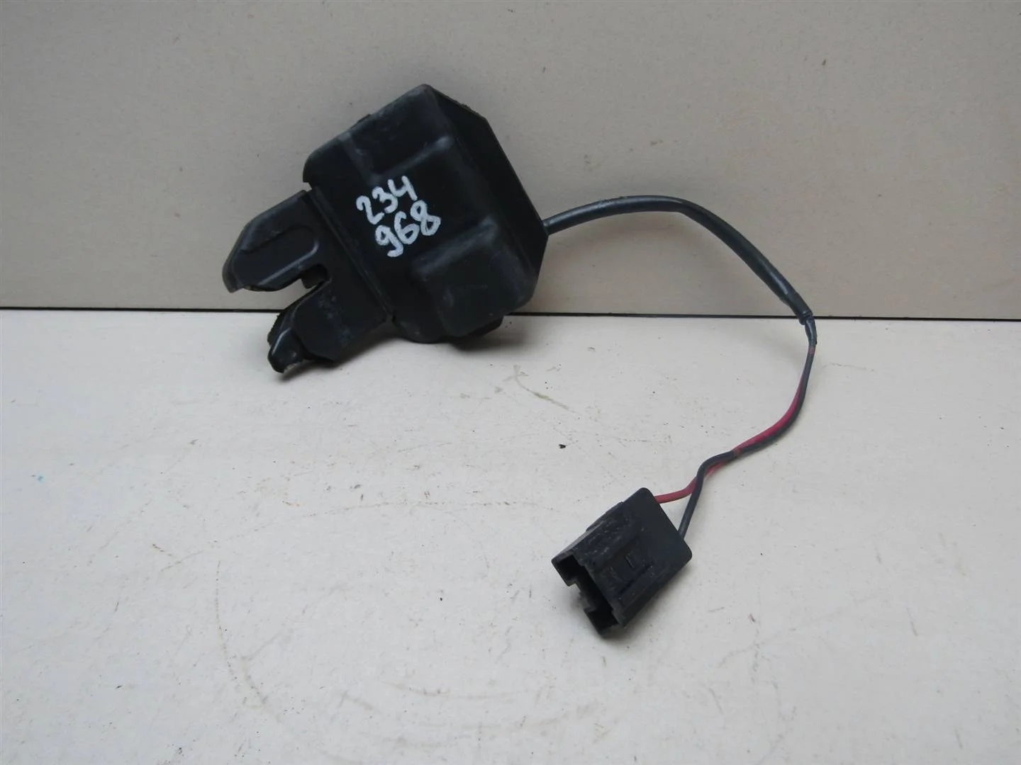 Замок багажника Nissan Primera P12E 2002-2007  [84630AV600]  1.8 16v QG18DE в Вологде