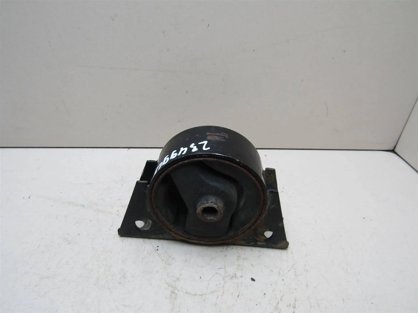 Опора двигателя передняя Nissan Primera P12E 2002-2007  [11270BU000]  1.8 16v QG18DE в Вологде