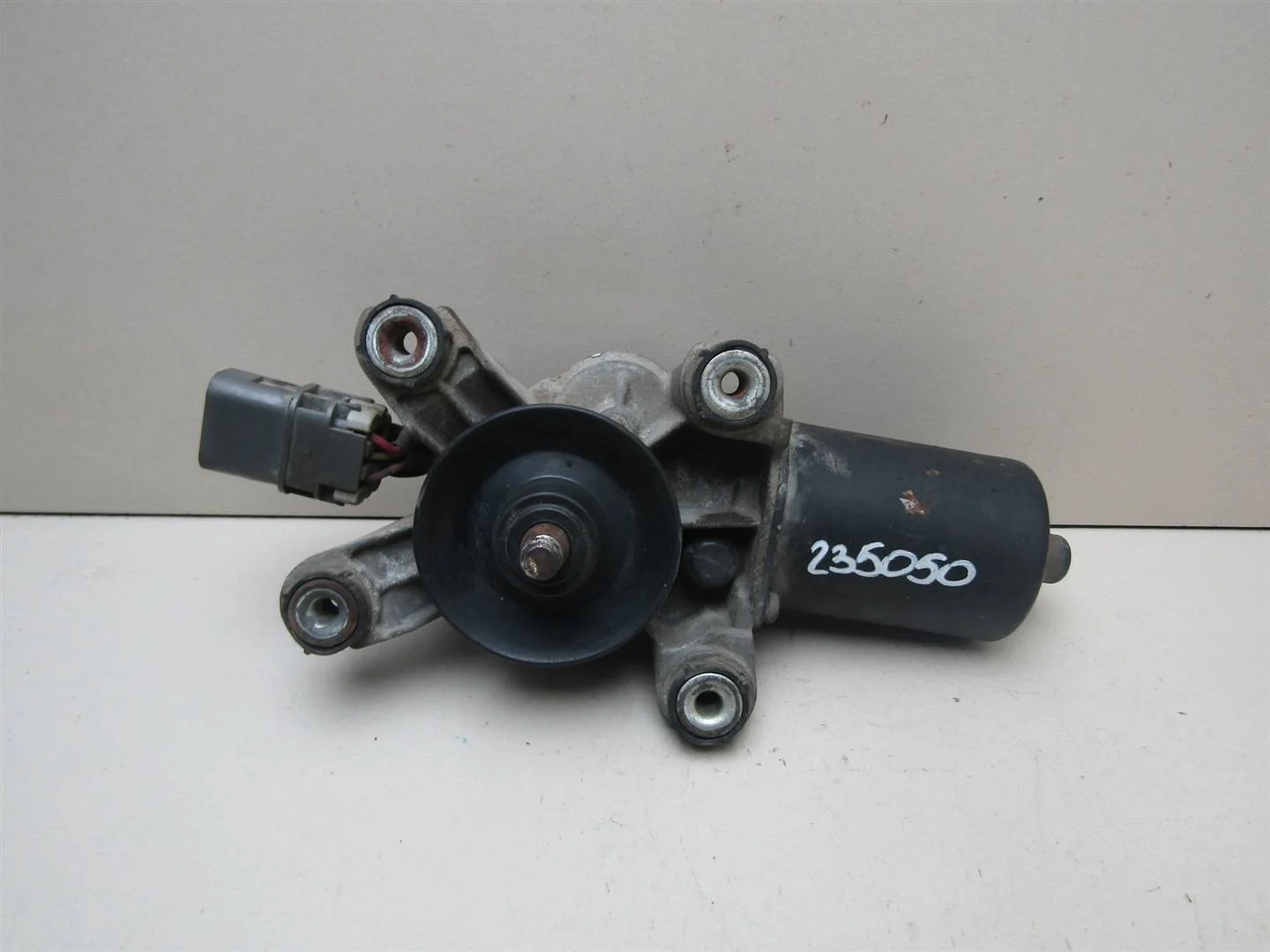 Моторчик стеклоочистителя передний Nissan Maxima (A32) 1994-2000  [2881040U10]  VQ30DE в Вологде