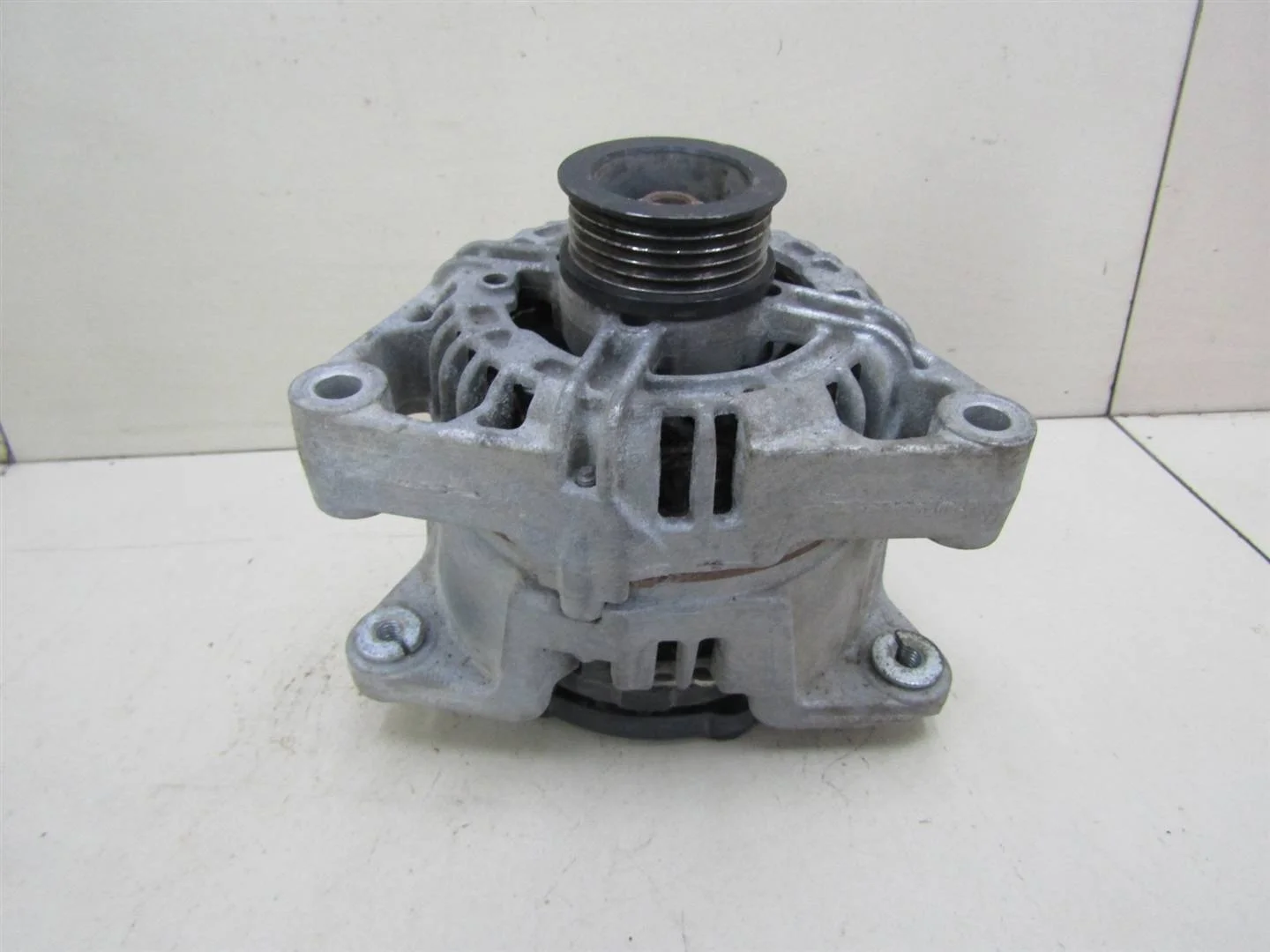 Генератор Opel Astra H \ Family 2004-2015  [13222930]  1.2-1.4 в Вологде