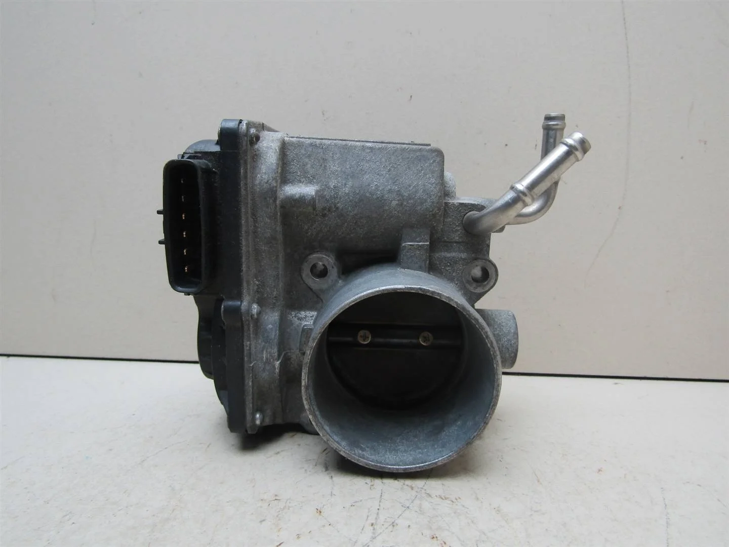 Заслонка дроссельная Toyota CorollaVerso 2004-2009  [220300D010]  1.8 16v 1ZZ-FE в Вологде