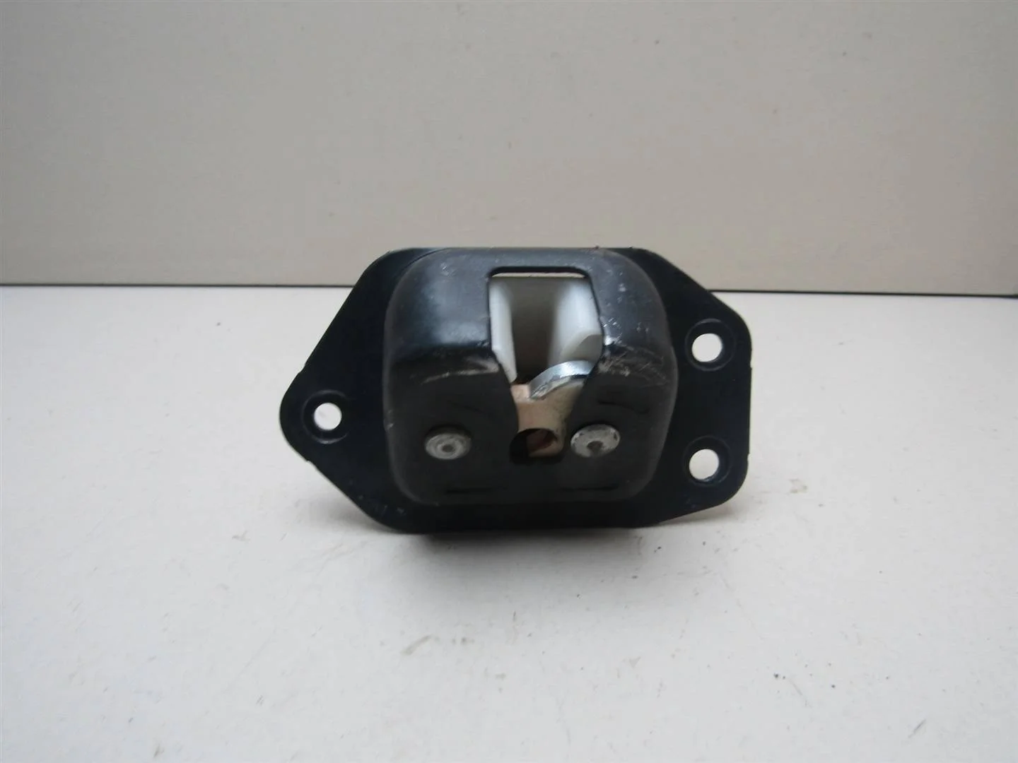 Замок багажника Nissan Note (E11) 2006-2013  [90502EN00A]  в Вологде