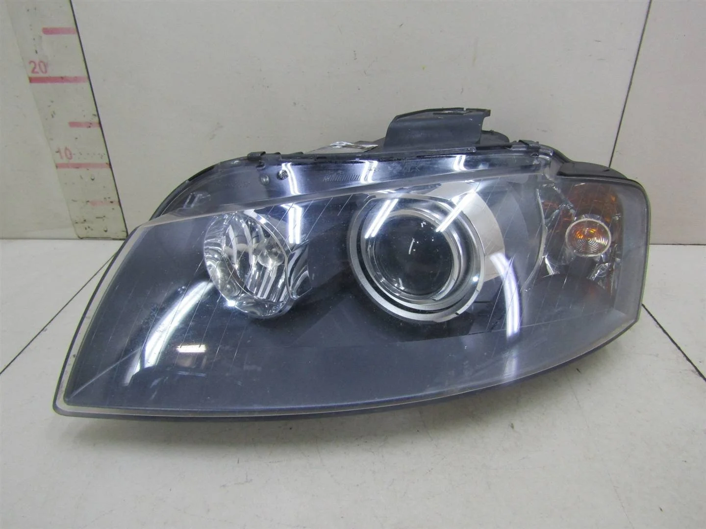 Фара левая Audi A3 (8P1) 2003-2013  [8P0941029R]  в Вологде