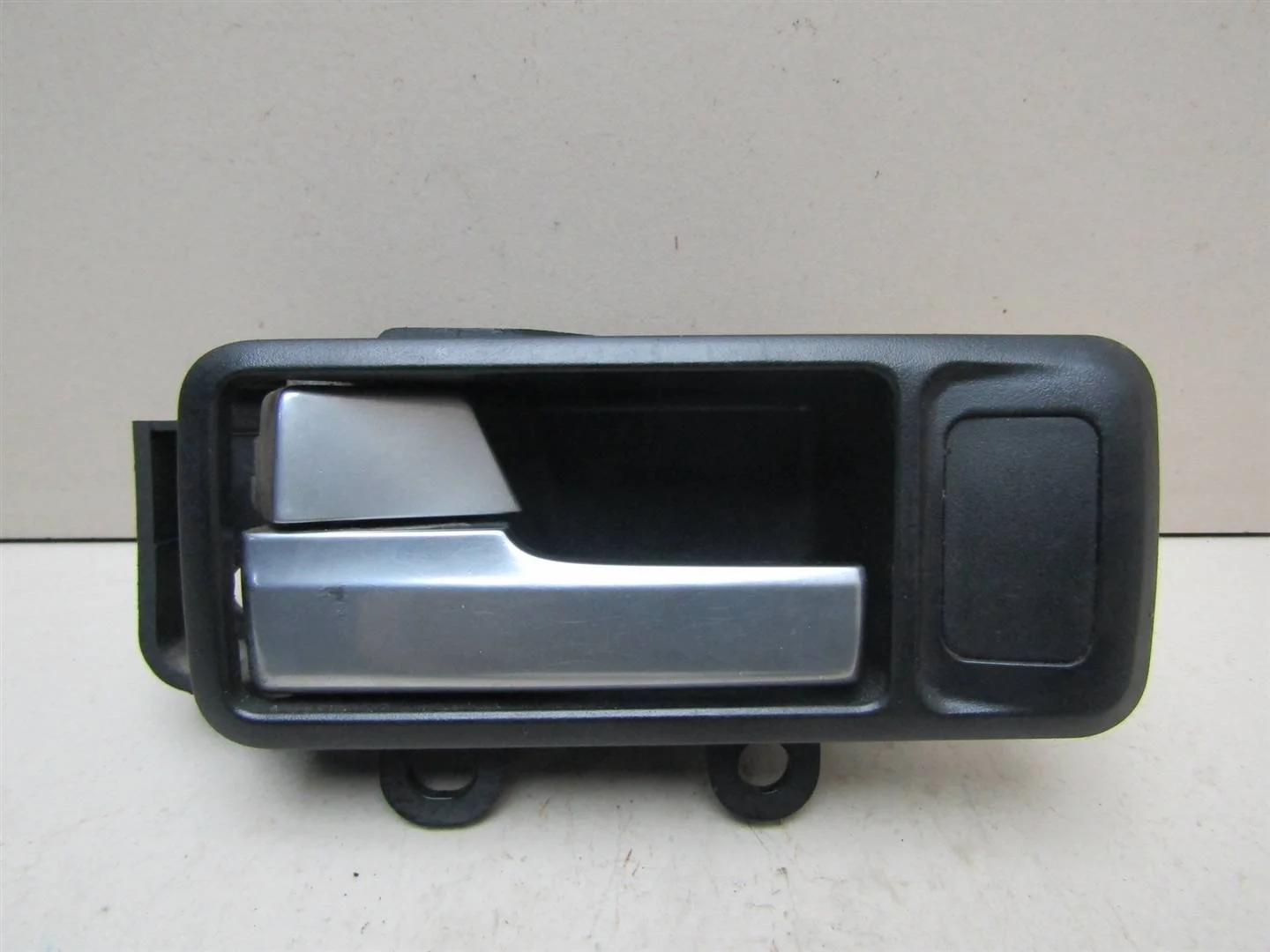 Ручка двери внутренняя левая Ford Focus II 2008-2011  [1470119]  1.8 16V QQDB в Вологде