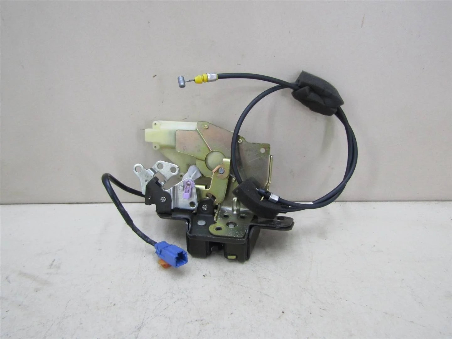 Замок багажника Honda HR-V 1999-2005  [74801S2G003]  в Вологде