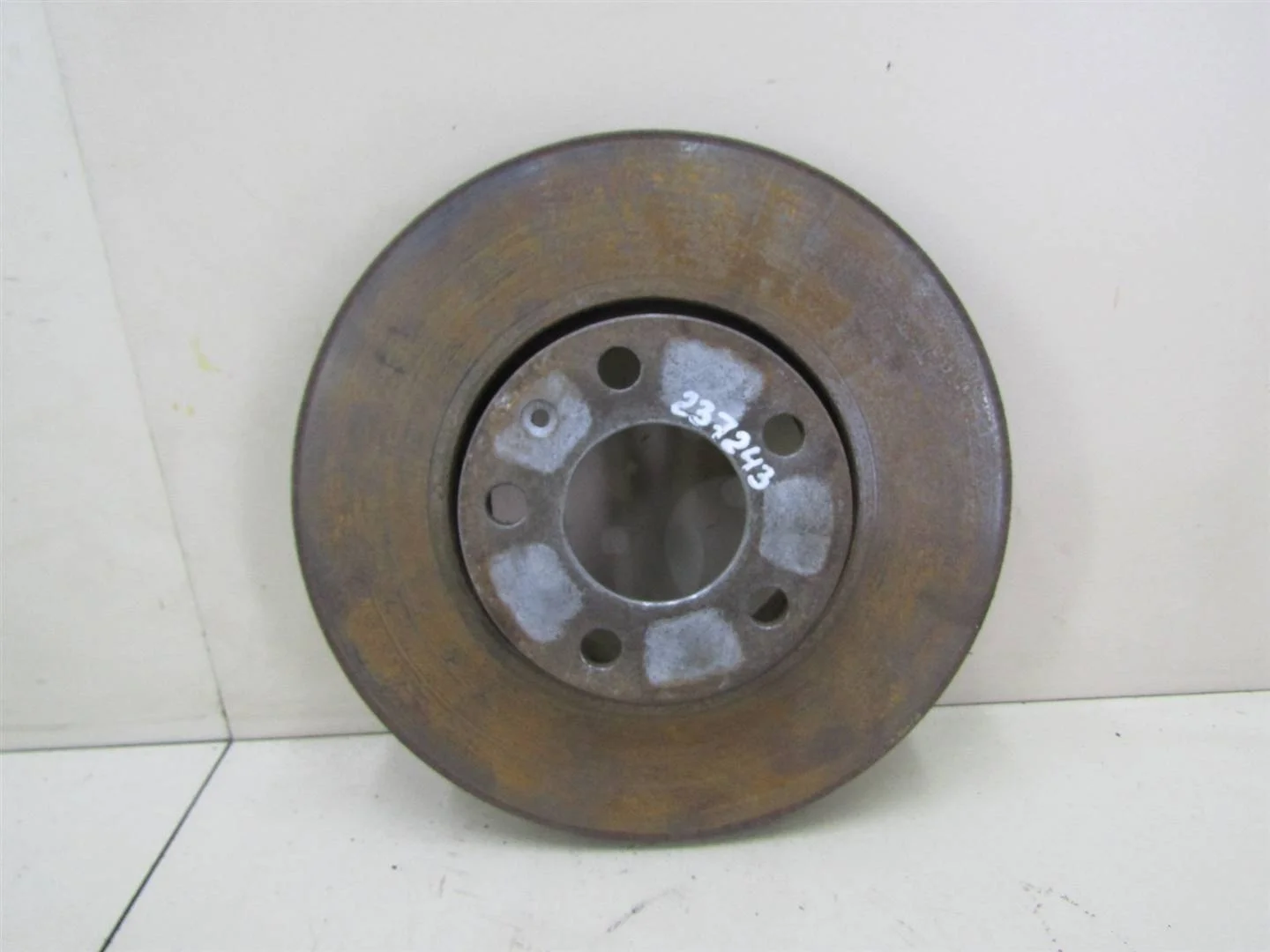 Диск тормозной передний вентилируемый VW Passat (B5+) 2000-2005  [4B0615301B]  1.8T 20V AWM  в Вологде