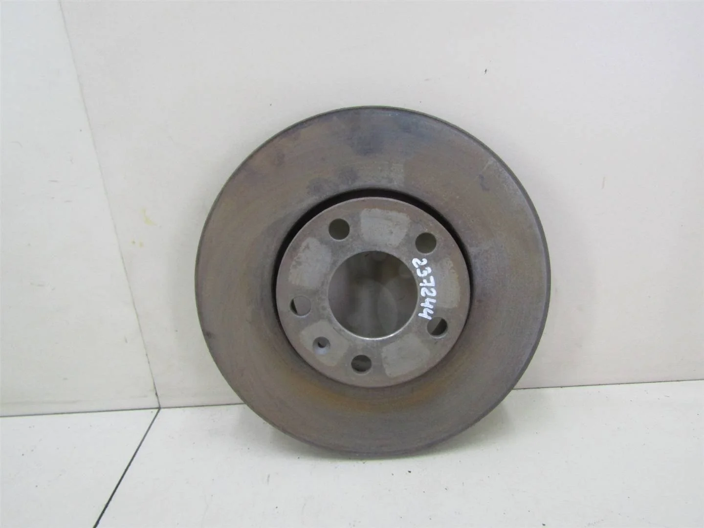 Диск тормозной передний вентилируемый VW Passat (B5+) 2000-2005  [4B0615301B]  1.8T 20V AWM  в Вологде
