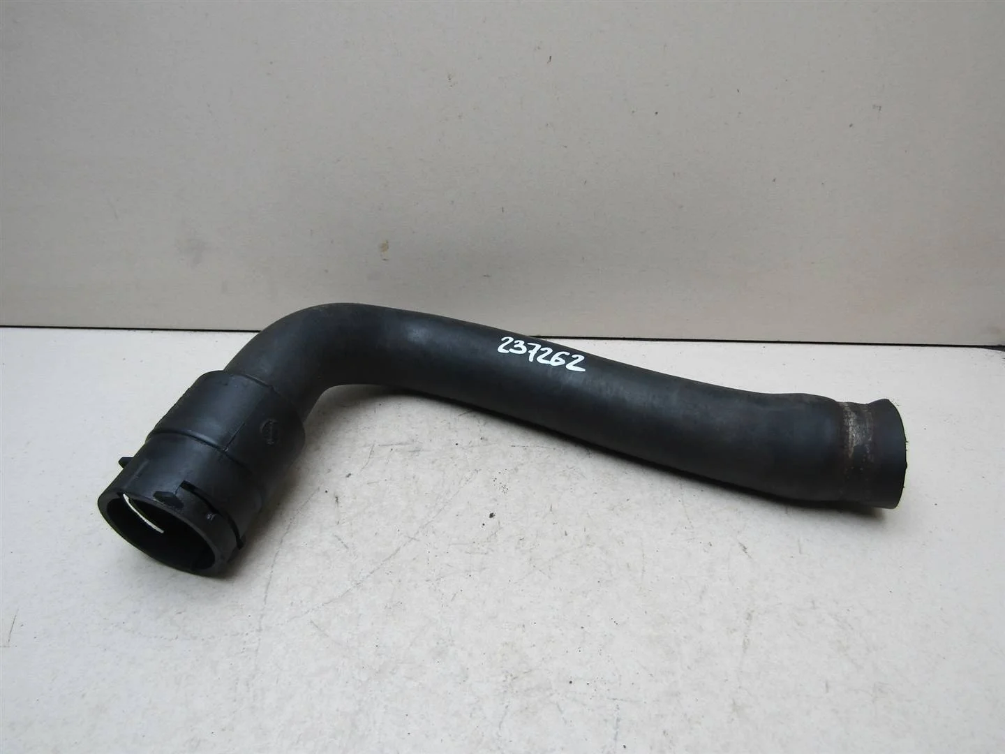 Патрубок радиатора VW Passat (B5+) 2000-2005  [8D0121101K]  1.8T 20V AWM  в Вологде