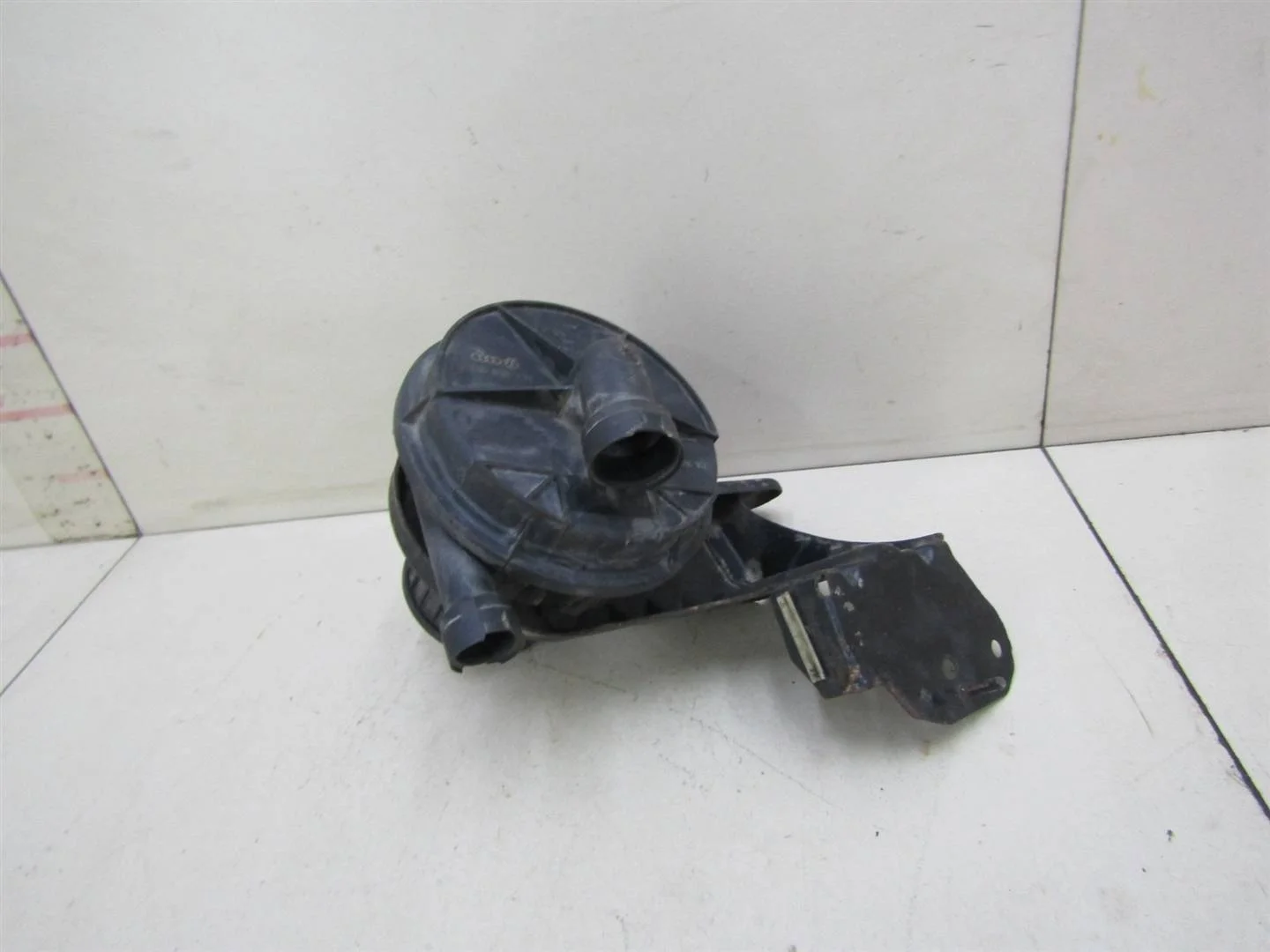 Насос воздушный VW Passat (B5+) 2000-2005  [06A959253B]  1.8T 20V AWM  в Вологде