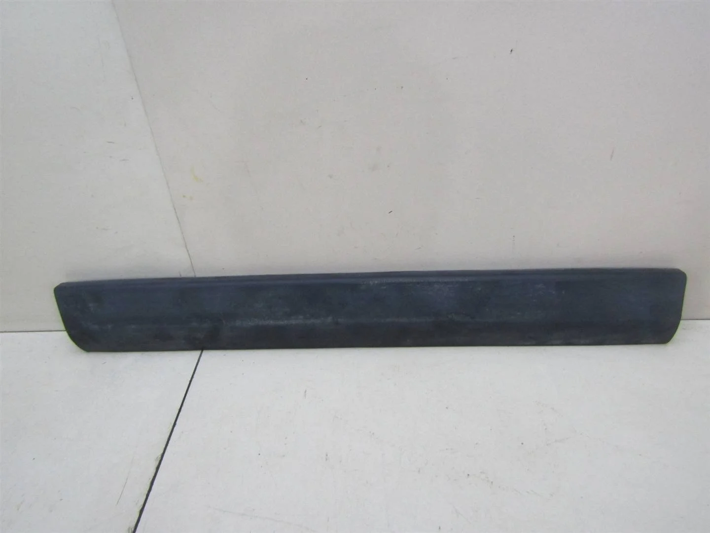 Молдинг задней левой двери VW Passat (B5+) 2000-2005  [3B0854949BB41]  1.8T 20V AWM  в Вологде