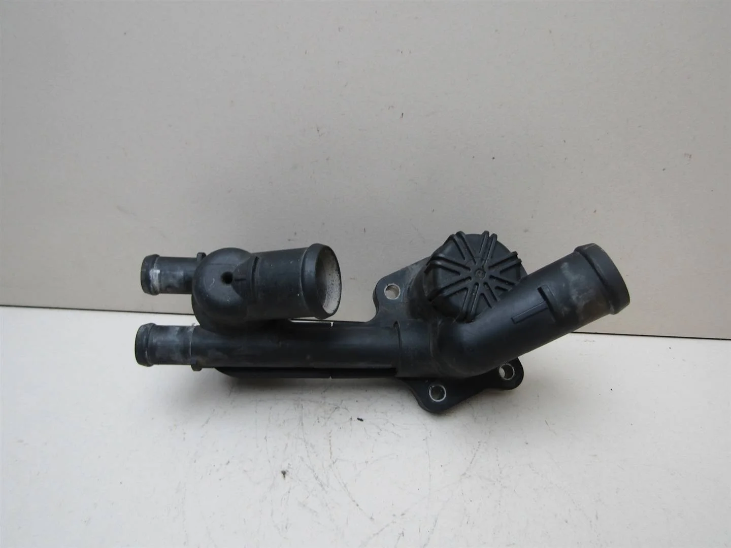 Корпус термостата VW Golf VI 2009-2012  [03F121111A]  1.2 8V CBZ в Вологде