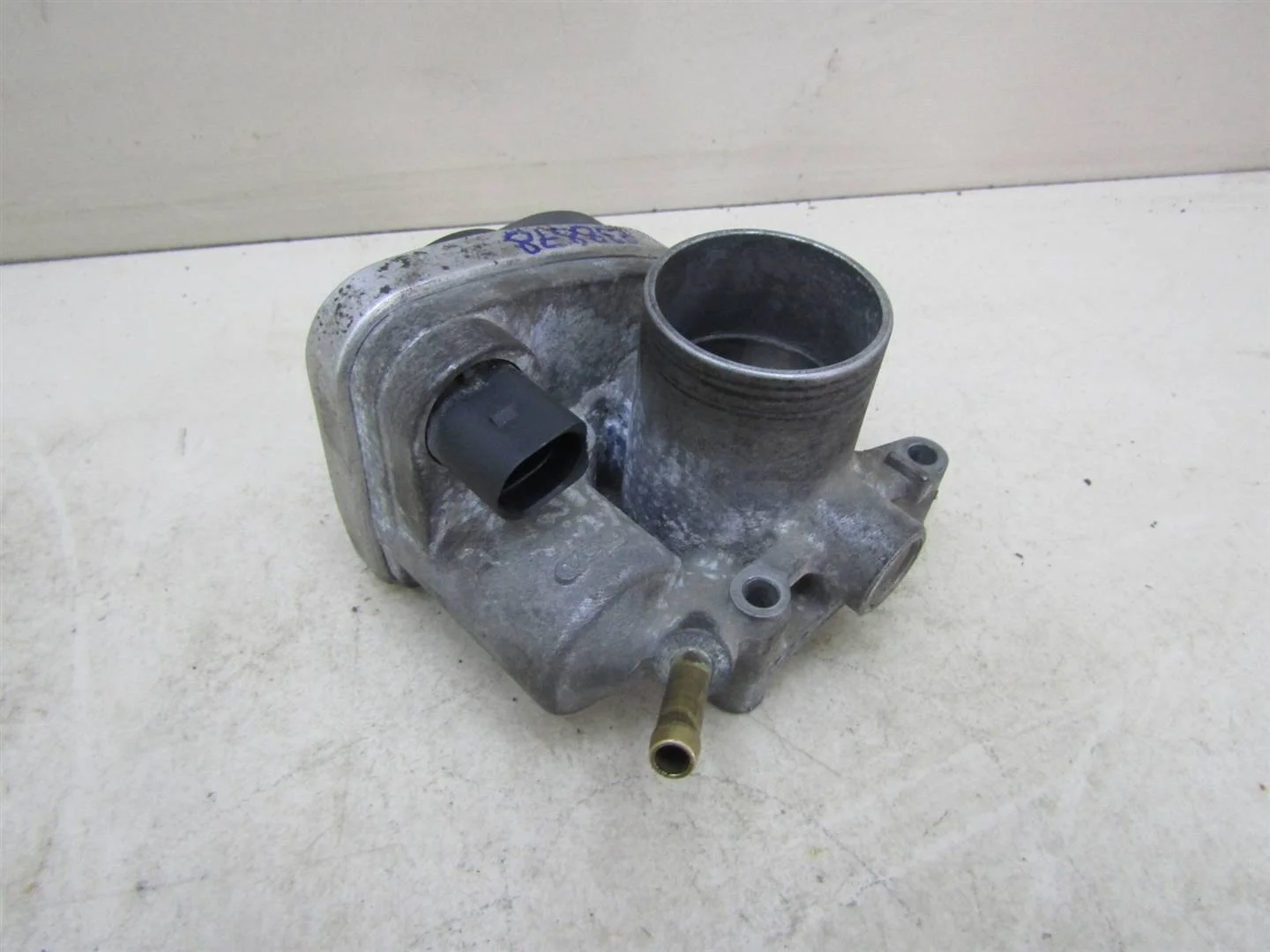 Заслонка дроссельная Skoda Octavia (A4 1U-) 2000-2011  [036133062L]  1.4  в Вологде