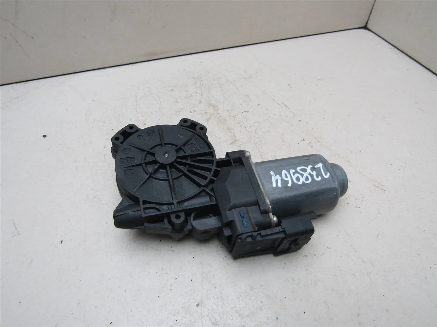 Моторчик стеклоподъемника Nissan Qashqai (J10) 2006-2014  [80771JD000]  в Вологде