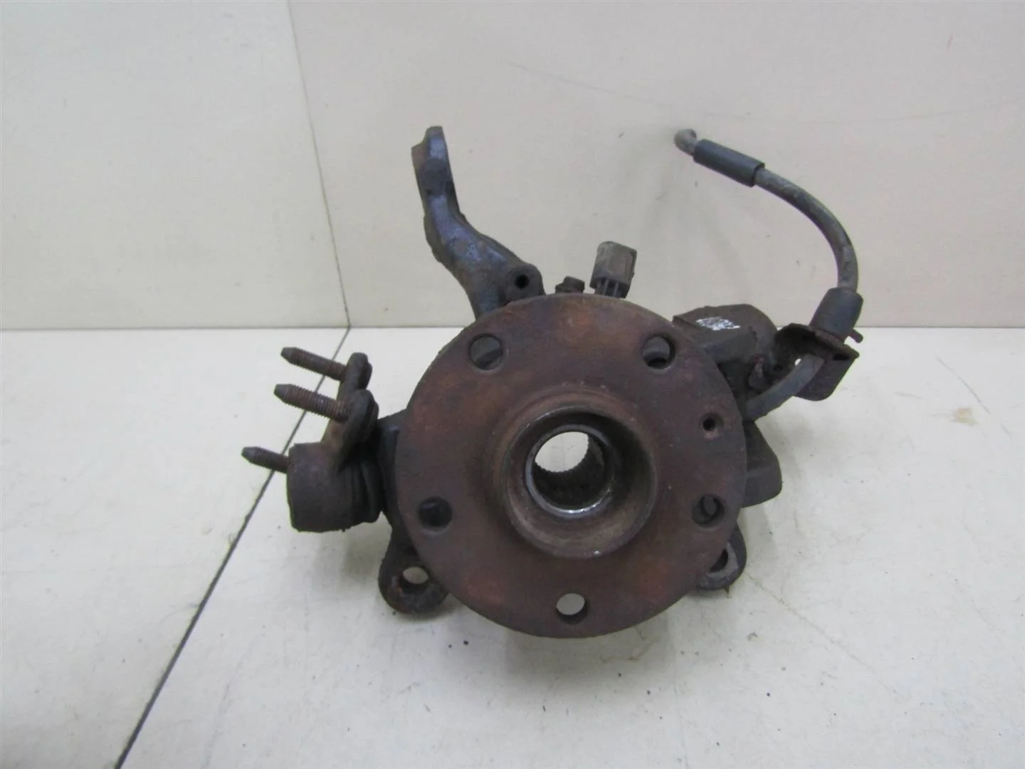 Кулак поворотный передний правый VW Jetta 2011-нв  [5C0407256]  1.4 CAXA в Вологде