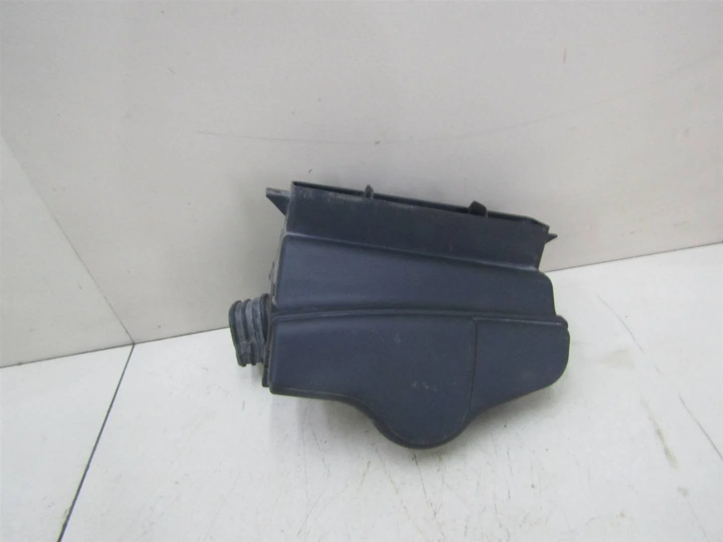 Воздухозаборник (наружный) VW Jetta 2011-нв  [1KD8059629B9]  1.4 CAXA в Вологде