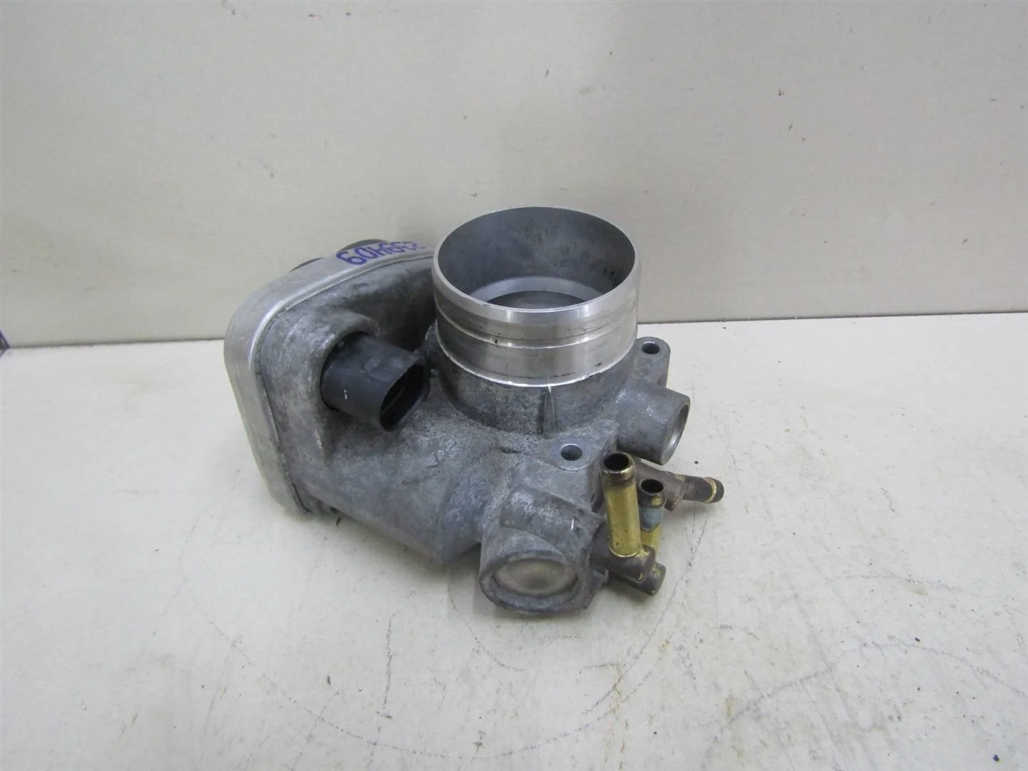 Заслонка дроссельная Skoda Octavia (A5 1Z-) 2004-2013  [06A133062AT]  1.6 8V BSE в Вологде