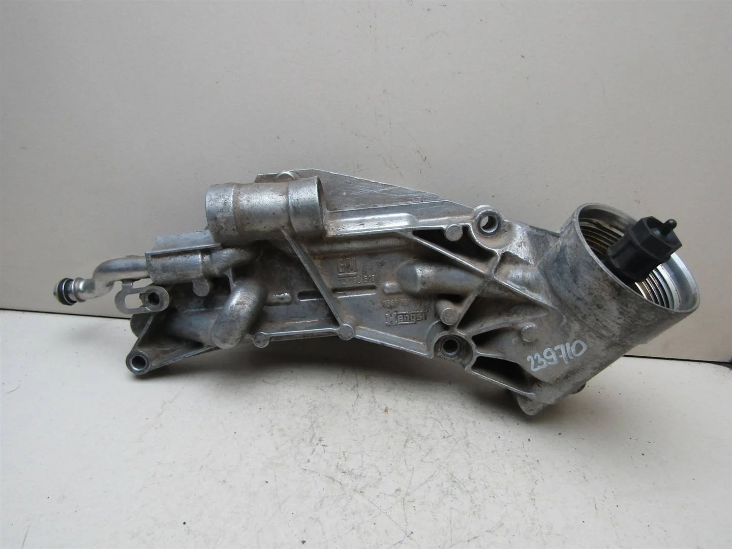Корпус масляного фильтра Opel Astra H \ Family 2004-2015  [12992593]  1.6 Z16XER в Вологде