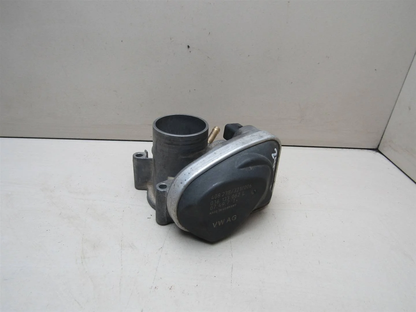 Заслонка дроссельная Skoda Octavia (A4 1U-) 2000-2011  [036133062L]  1,4 BCA в Вологде
