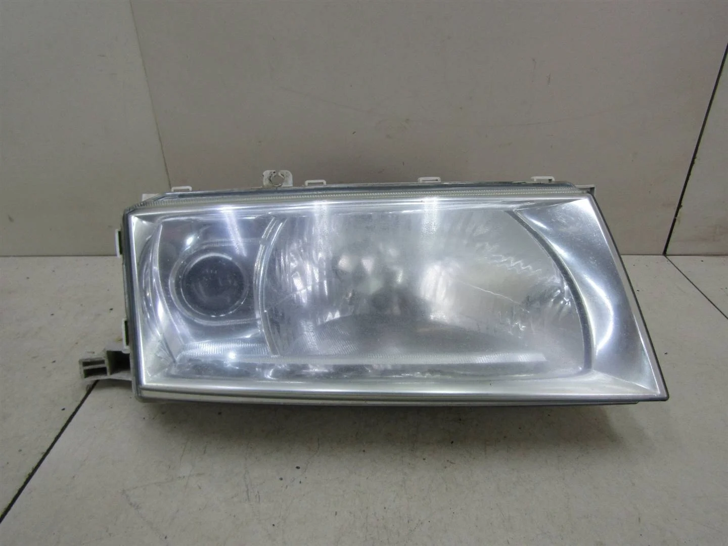 Фара правая Skoda Octavia (A4 1U-) 2000-2011  [1U1941018P]  1,4 BCA в Вологде