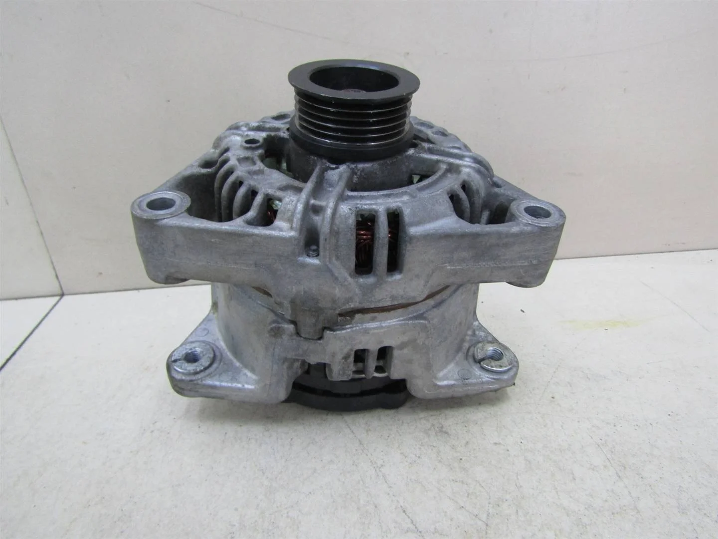 Генератор Opel Astra H \ Family 2004-2015  [13222930]  1.2-1.4 в Вологде
