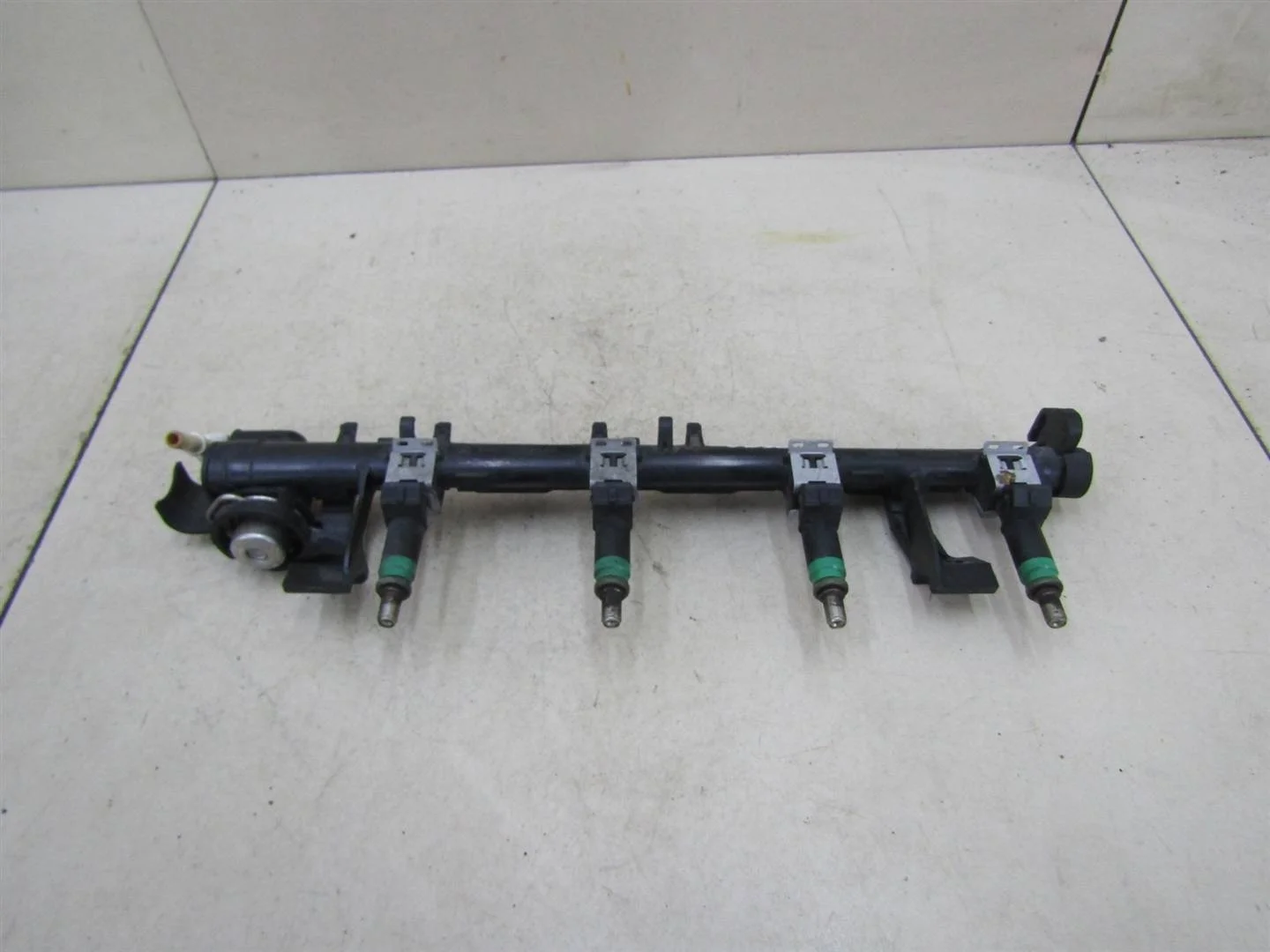 Рейка топливная (рампа) Ford Focus II 2008-2011  [1698074]  1.6 16V SHDA в Вологде