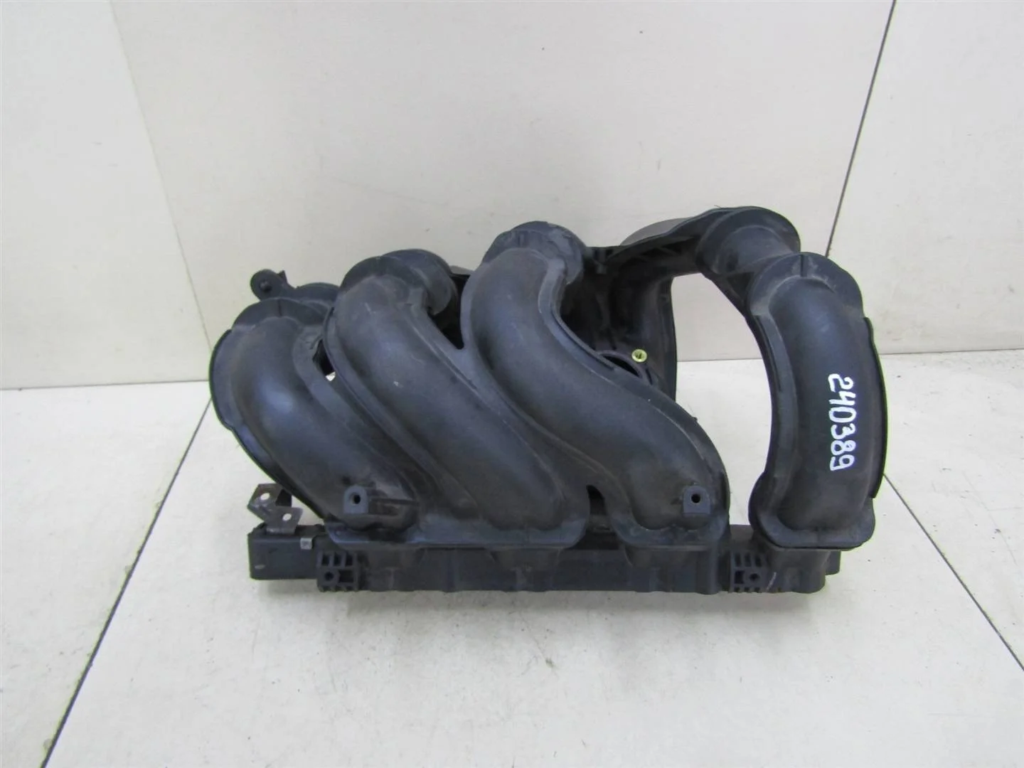 Коллектор впускной Ford Fusion 2002-2012  [1511210]  1.6 16V в Вологде