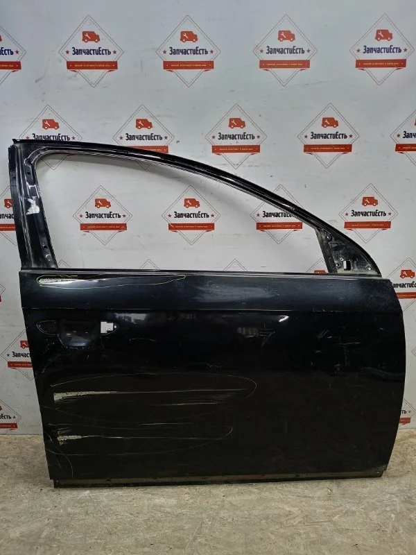 Дверь передняя правая Volkswagen Passat 2010-2015 3AA831056 B7