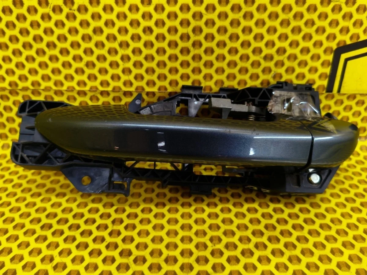 Ручка двери наружная Volkswagen Passat 2013 B7