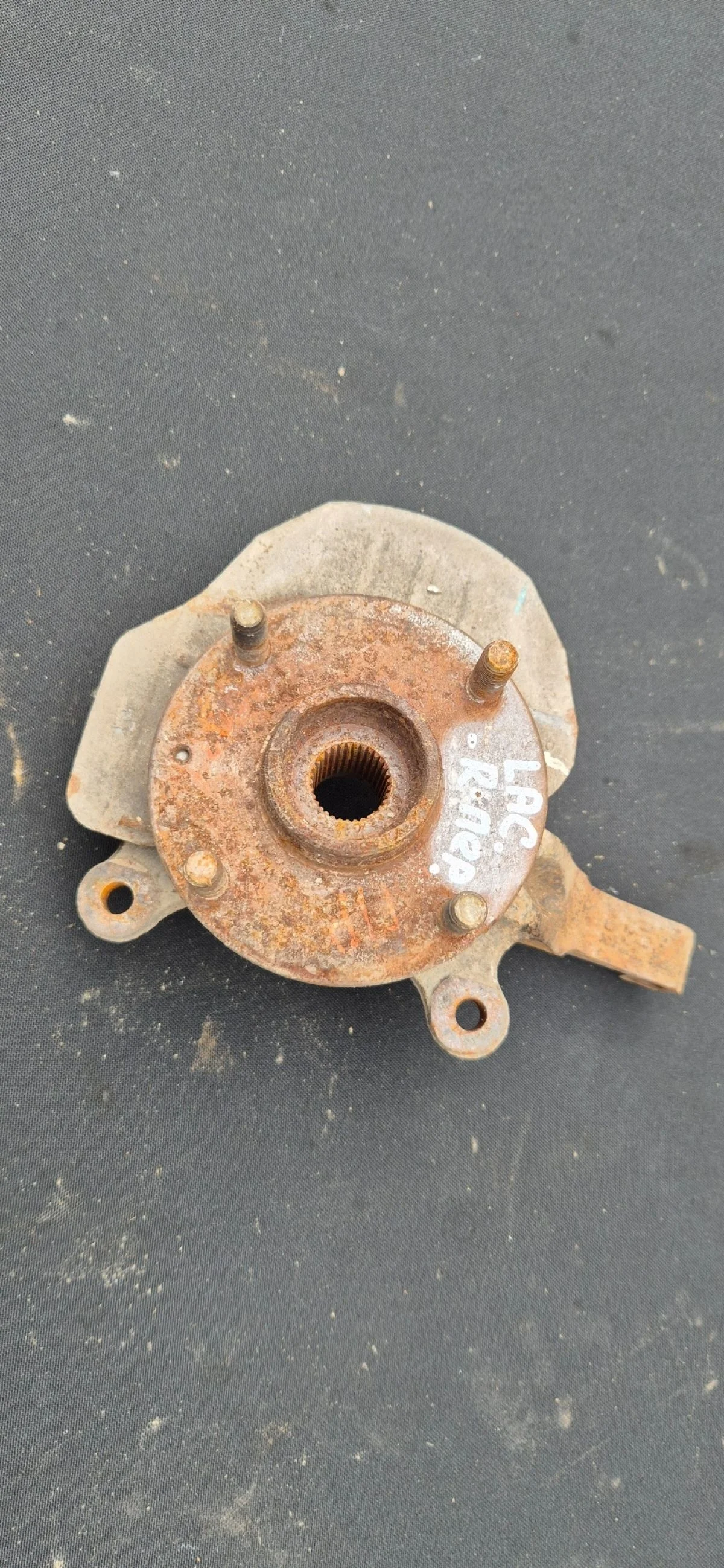 Кулак передний правый  Chevrolet Lacetti