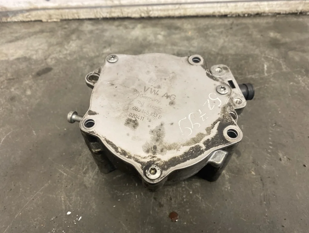 Вакуумный насос Volkswagen Passat 2011 B7