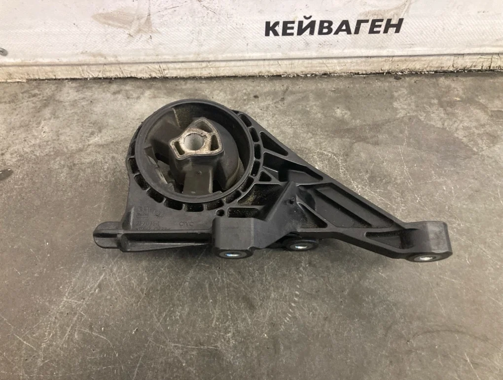 Кронштейн двигателя Opel Astra 2012 J