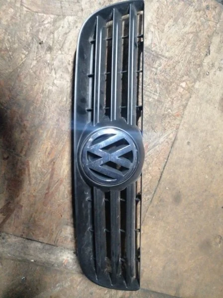 Решетка радиатора Volkswagen Polo 2005-2009 9N