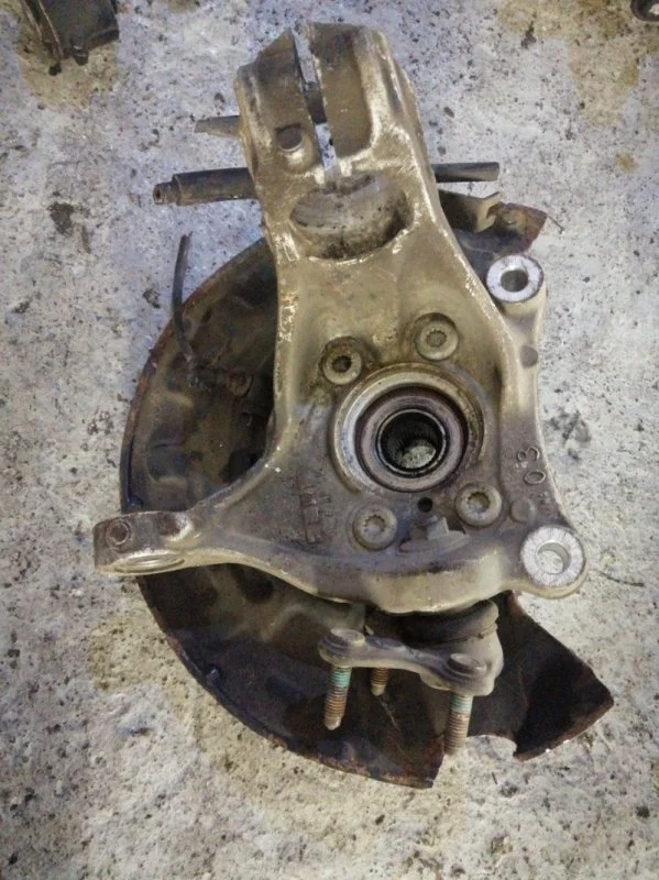 Кулак Volkswagen Passat B6 2007 3С5