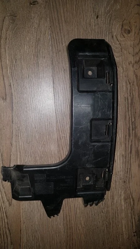 Кронштейн бампера Volvo S60 2011 Y20