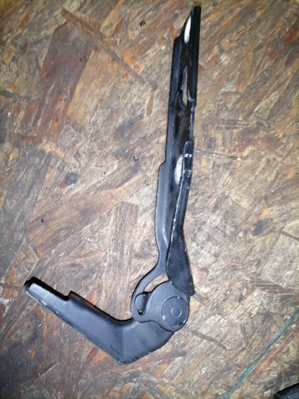 Петля капота Audi A4 2006 B7