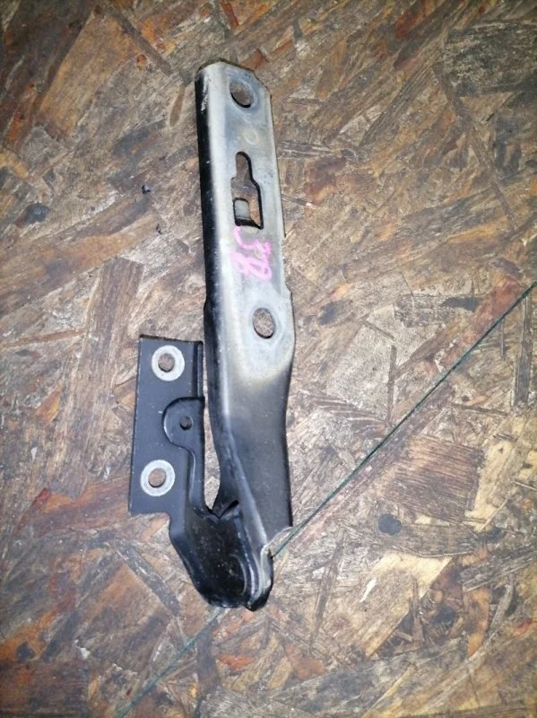 Петля капота Audi A4 2006 B7