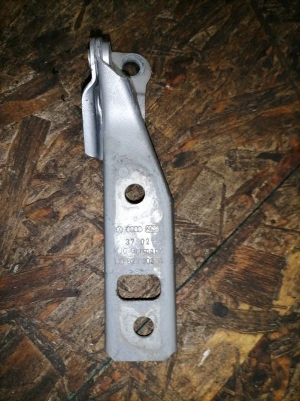 Петля капота Volkswagen Bora 2003 1J2