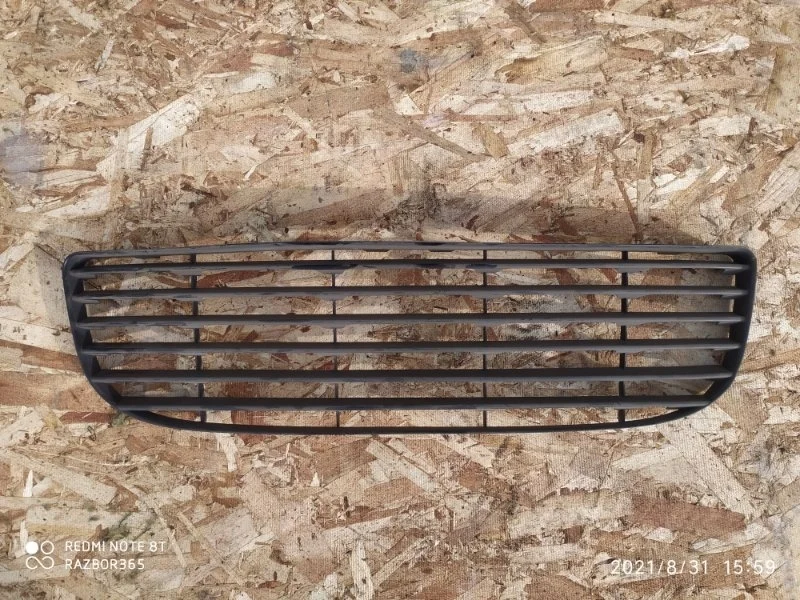 Решетка радиатора Porsche Cayenne 2005 955