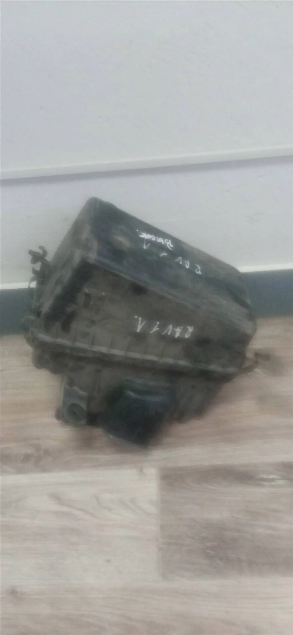Б.у. корпус воздушного фильтра TOYOTA RAV4 SXA10 TOYOTA RAV4 SXA10
