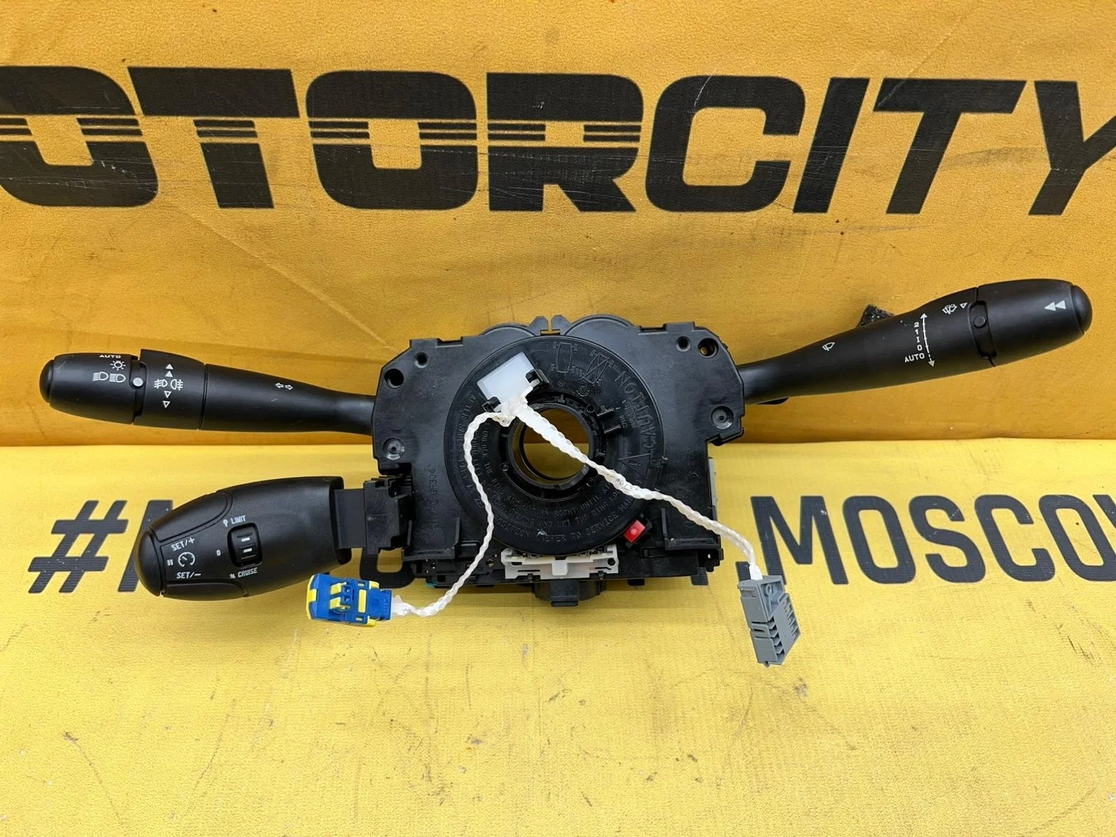 Переключатель подрулевой Peugeot RCZ 2011