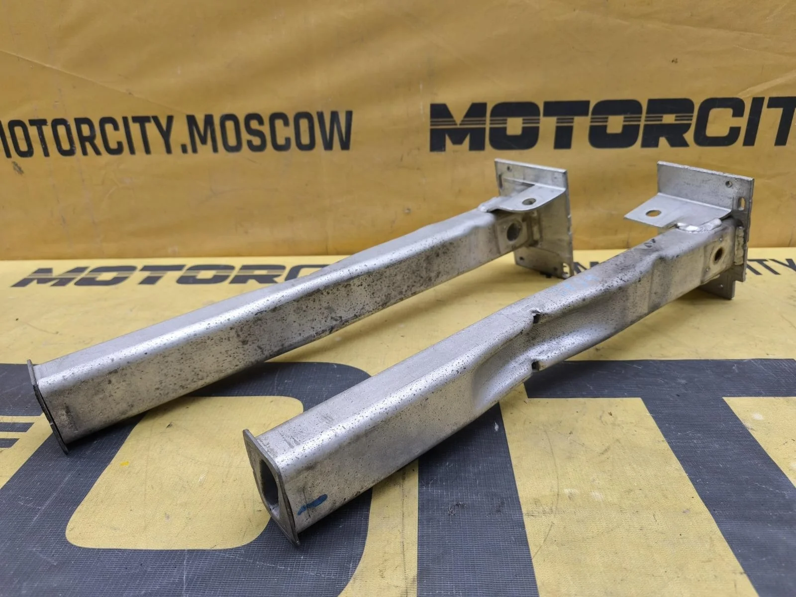 Кронштейн подрамника Peugeot RCZ 2011