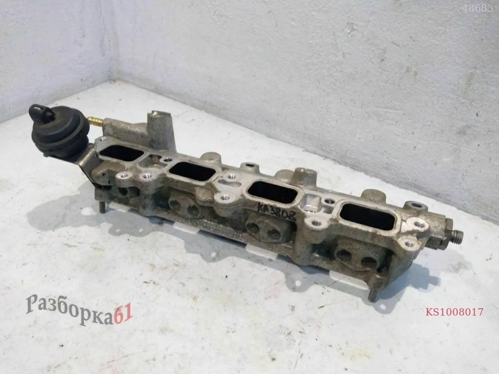 Рампа топливная с потенциометром 03C907386B и вакуумным приводом 03C129061B (1. Двигатель)